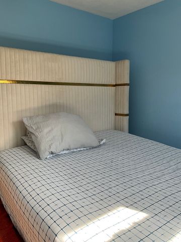38 Rockland Dr, Brockton, MA 02301