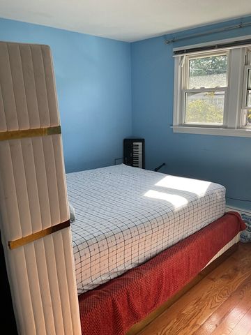 38 Rockland Dr, Brockton, MA 02301