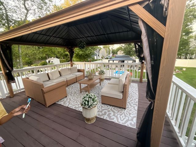 38 Rockland Dr, Brockton, MA 02301