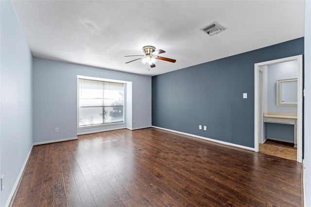 939 Memorial Village Drive 38, Houston, TX 77024