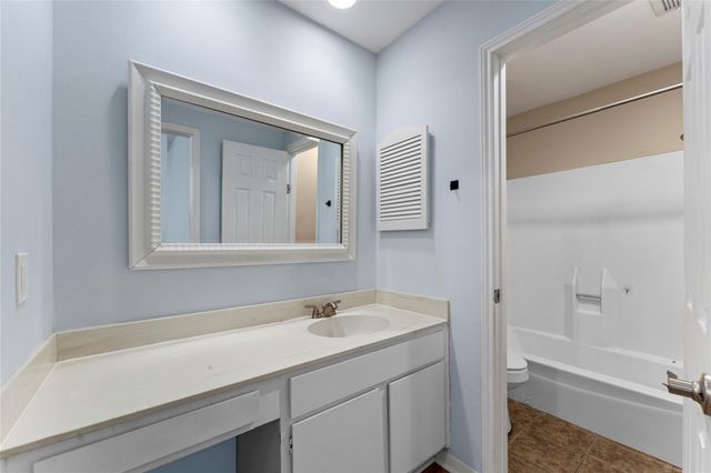 939 Memorial Village Drive 38, Houston, TX 77024