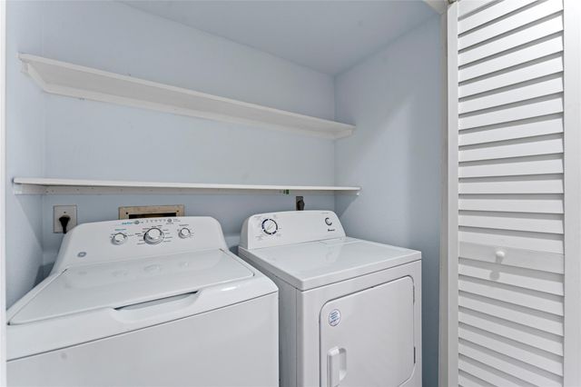 939 Memorial Village Drive 38, Houston, TX 77024