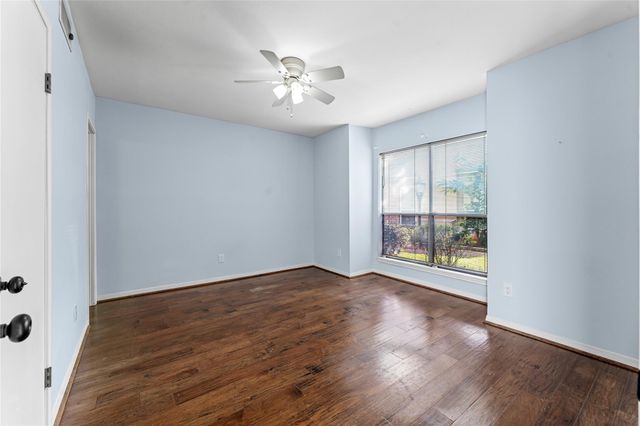 939 Memorial Village Drive 38, Houston, TX 77024