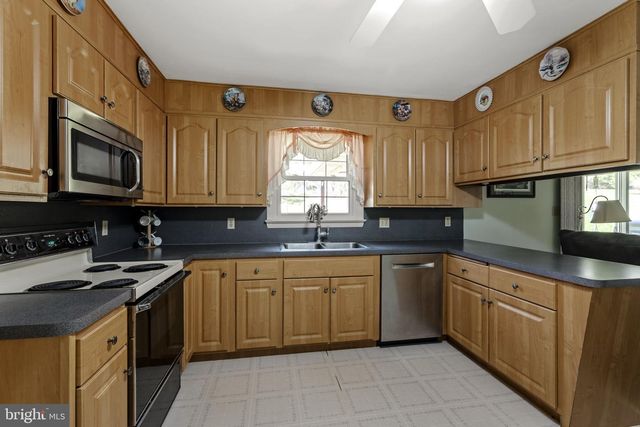 133 SUMMITVILLE RD, New Holland, PA 17557