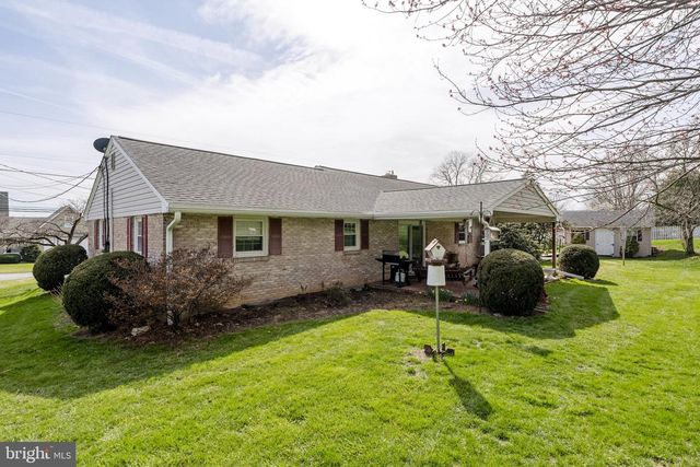 133 SUMMITVILLE RD, New Holland, PA 17557
