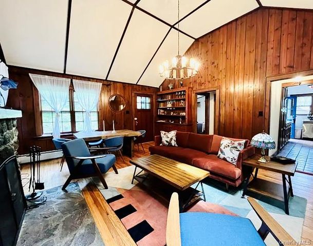 15 Locust Drive, Cold Spring, NY 10516