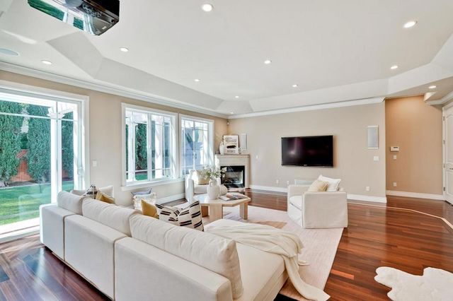 10411 Glencoe Drive, Cupertino, CA 95014