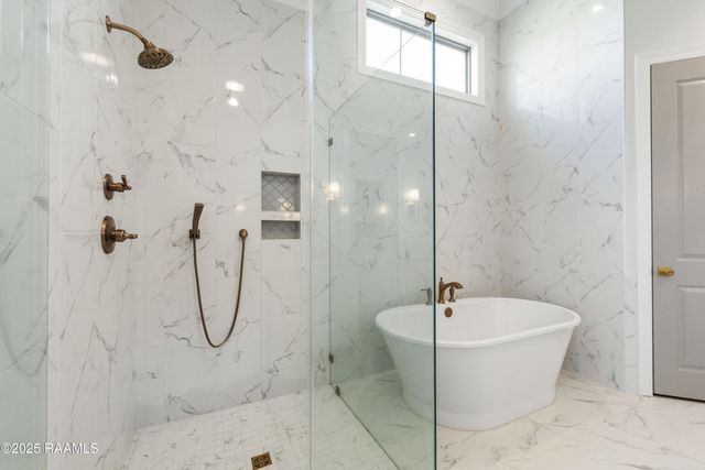 108 Big Lake Run, Youngsville, LA 70592