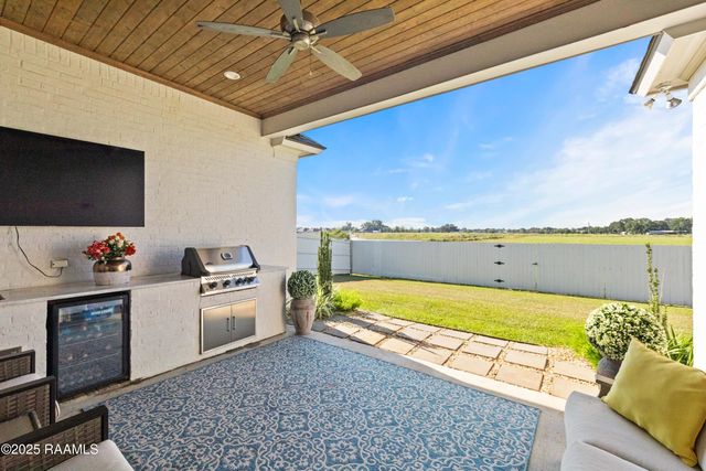 108 Big Lake Run, Youngsville, LA 70592