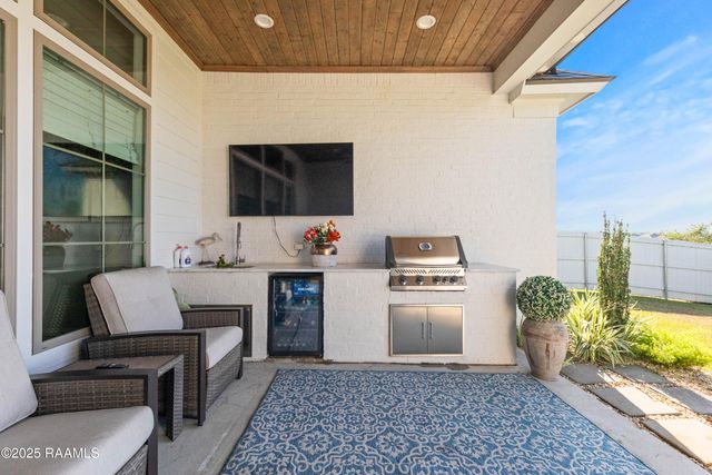 108 Big Lake Run, Youngsville, LA 70592