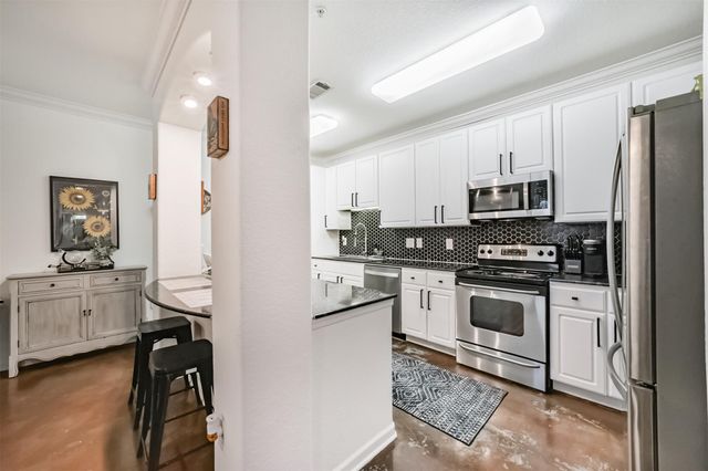 1711 Old Spanish Trail 132, Houston, TX 77054