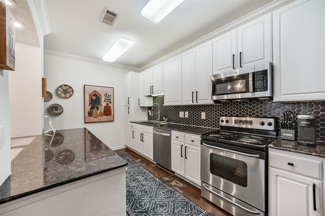 1711 Old Spanish Trail 132, Houston, TX 77054