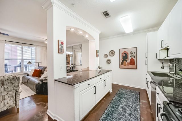 1711 Old Spanish Trail 132, Houston, TX 77054