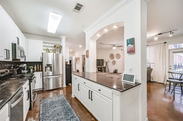 1711 Old Spanish Trail 132, Houston, TX 77054
