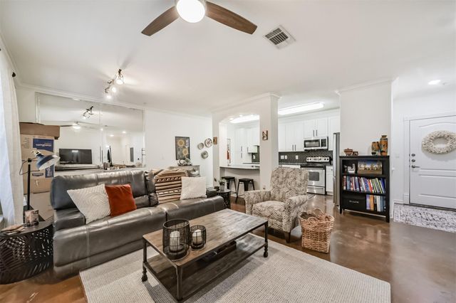 1711 Old Spanish Trail 132, Houston, TX 77054