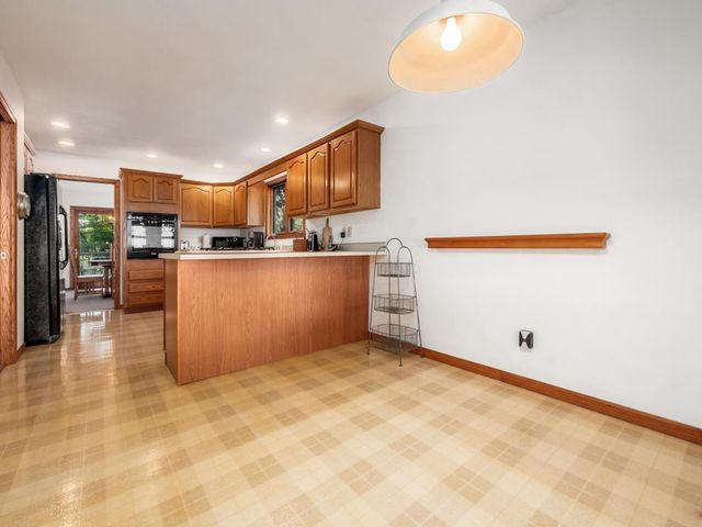 606 Kimberly Court, Heath, OH 43056