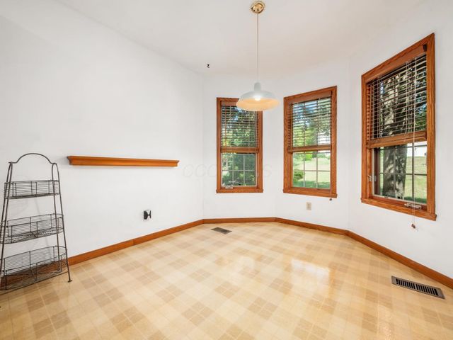 606 Kimberly Court, Heath, OH 43056