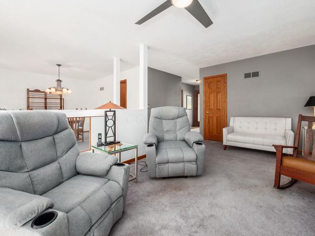 606 Kimberly Court, Heath, OH 43056