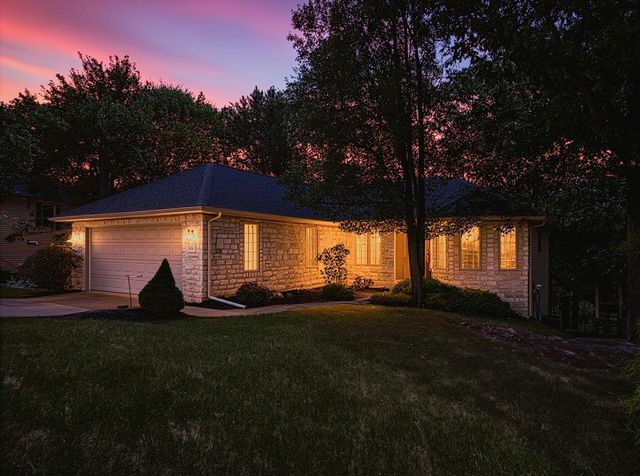 606 Kimberly Court, Heath, OH 43056