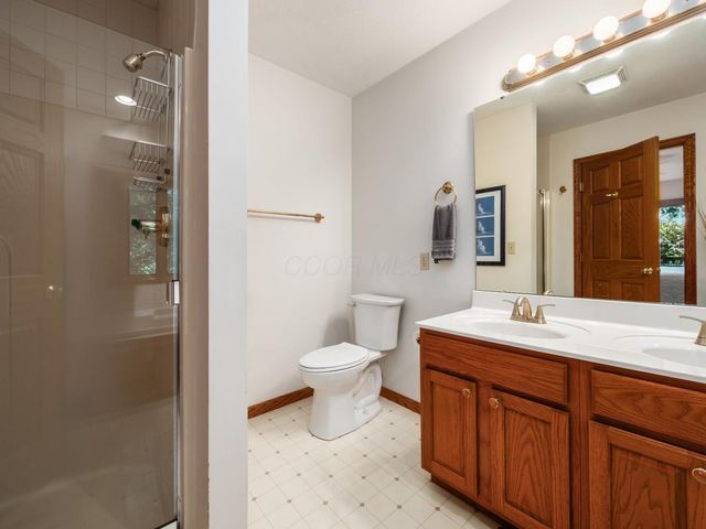 606 Kimberly Court, Heath, OH 43056