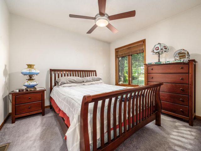 606 Kimberly Court, Heath, OH 43056