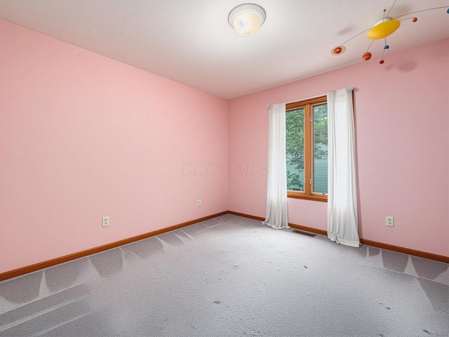 606 Kimberly Court, Heath, OH 43056