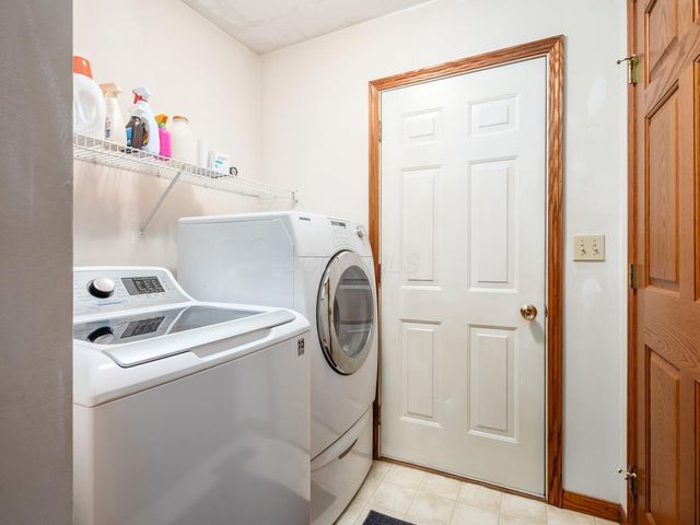 606 Kimberly Court, Heath, OH 43056