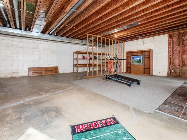 606 Kimberly Court, Heath, OH 43056