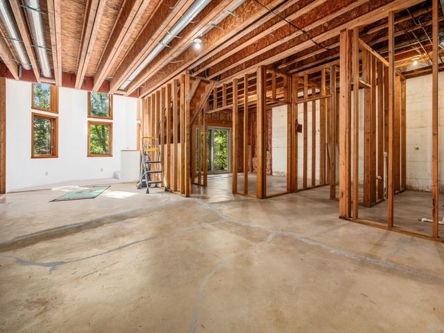 606 Kimberly Court, Heath, OH 43056