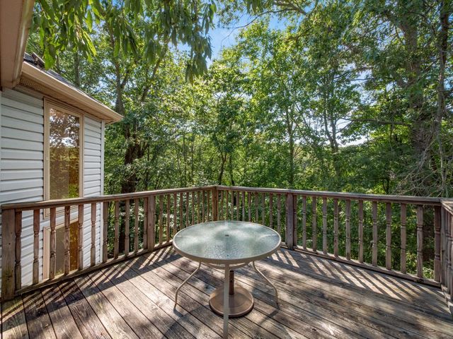 606 Kimberly Court, Heath, OH 43056