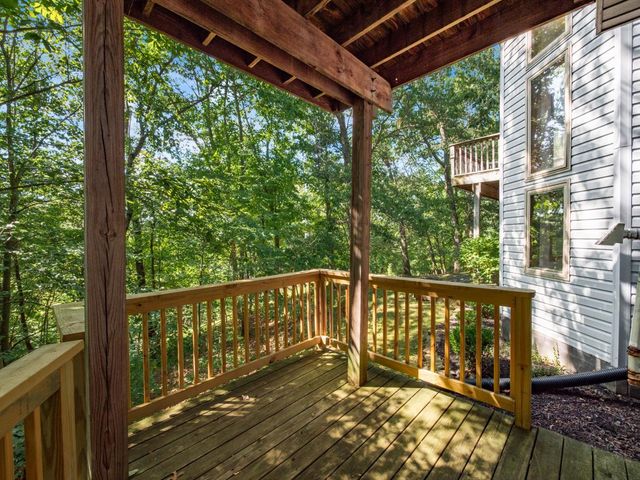 606 Kimberly Court, Heath, OH 43056