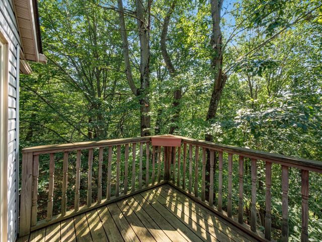 606 Kimberly Court, Heath, OH 43056