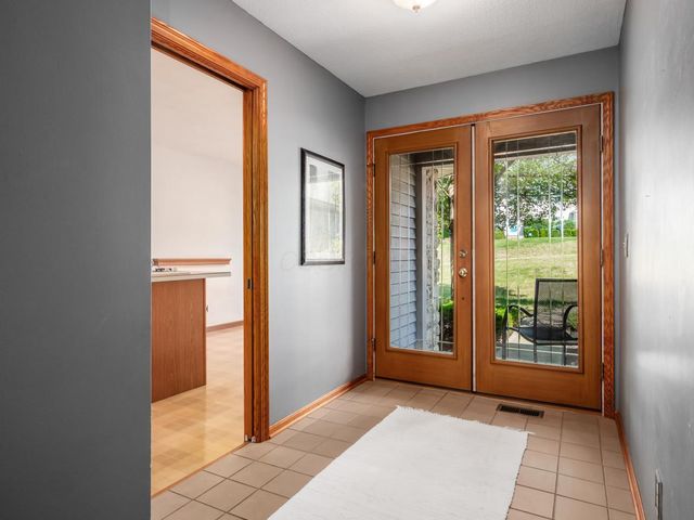 606 Kimberly Court, Heath, OH 43056