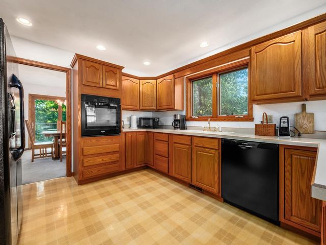 606 Kimberly Court, Heath, OH 43056