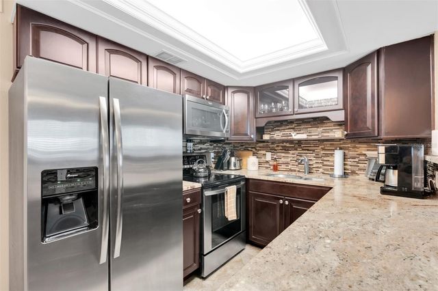 9755 HARRELL AVENUE 105, Treasure Island, FL 33706