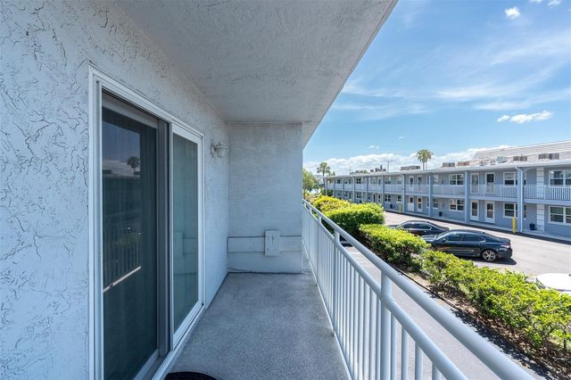 9755 HARRELL AVENUE 105, Treasure Island, FL 33706