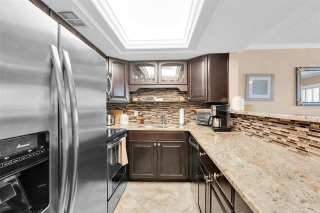 9755 HARRELL AVENUE 105, Treasure Island, FL 33706