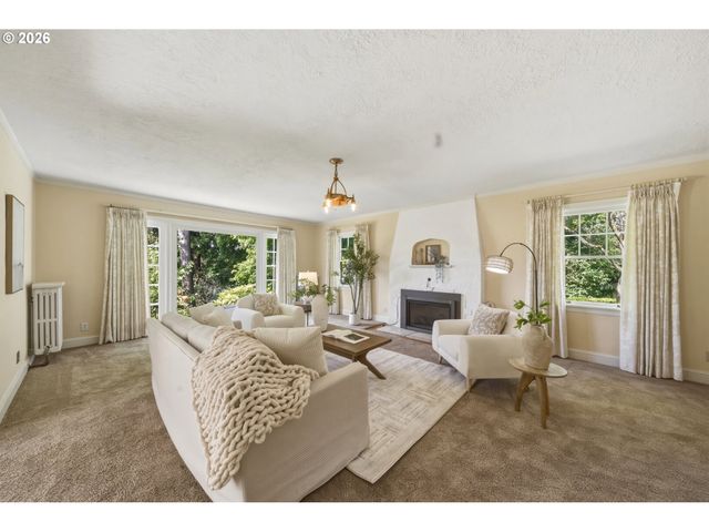 3921 Se LAKE Rd, Milwaukie, OR 97222