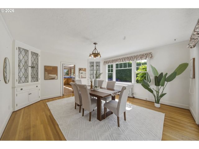 3921 Se LAKE Rd, Milwaukie, OR 97222