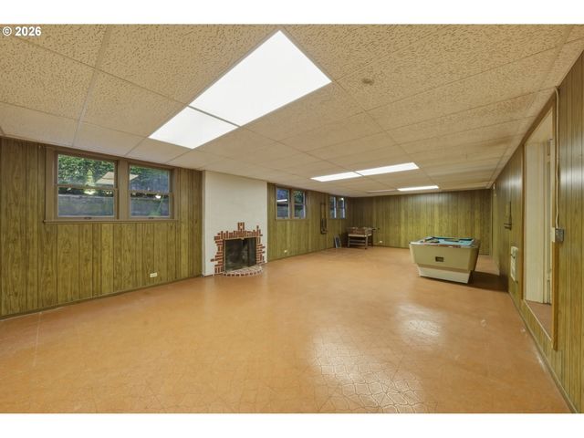 3921 Se LAKE Rd, Milwaukie, OR 97222