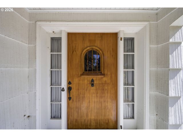 3921 Se LAKE Rd, Milwaukie, OR 97222