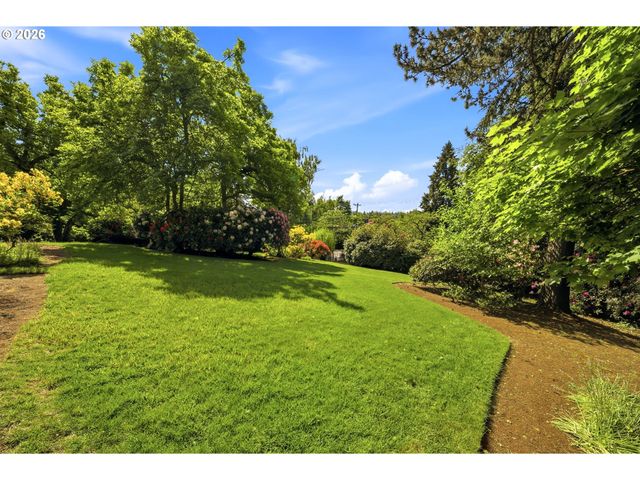 3921 Se LAKE Rd, Milwaukie, OR 97222