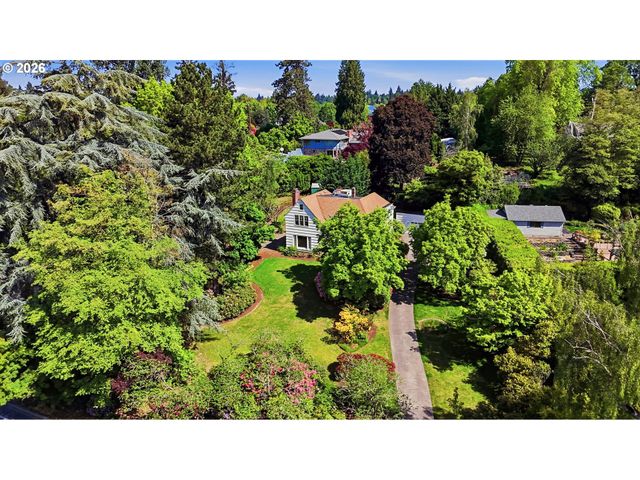 3921 Se LAKE Rd, Milwaukie, OR 97222