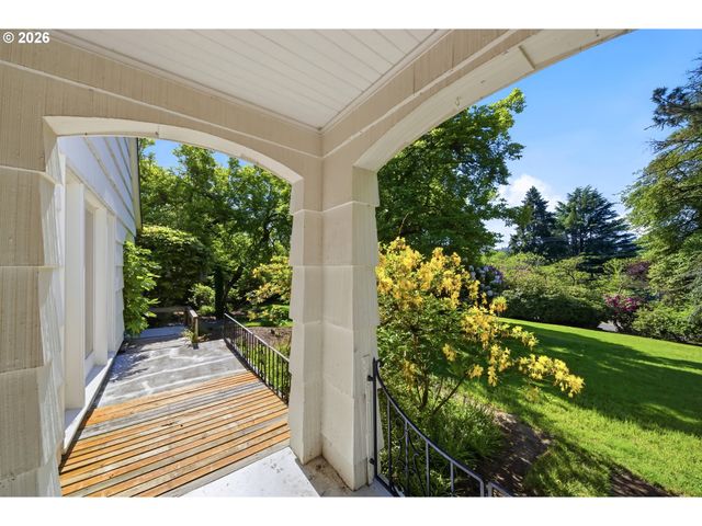 3921 Se LAKE Rd, Milwaukie, OR 97222