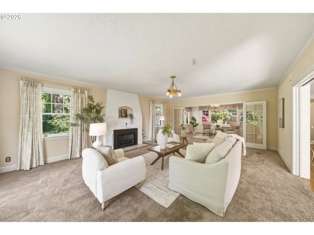 3921 Se LAKE Rd, Milwaukie, OR 97222