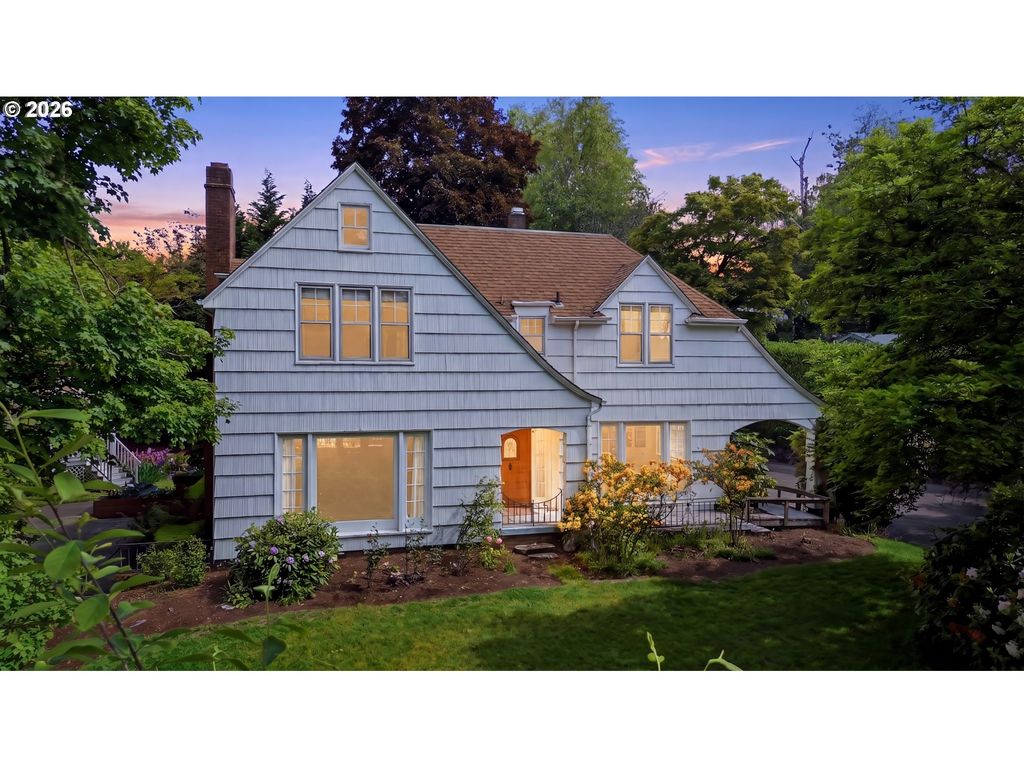 3921 Se LAKE Rd, Milwaukie, OR 97222