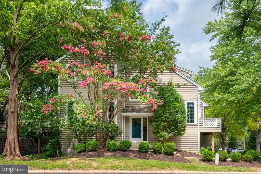 53 CABOT DR, CHESTERBROOK, PA 19087 — exterior