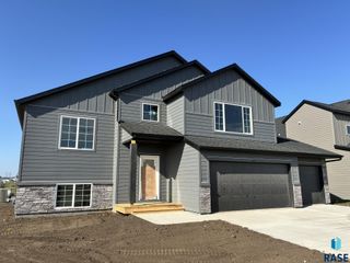 5612 E Ashwood Cir Circle, Sioux Falls, SD 57108