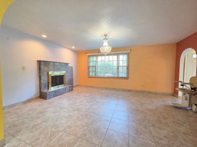 4 Joseph St, Dudley, MA 01571