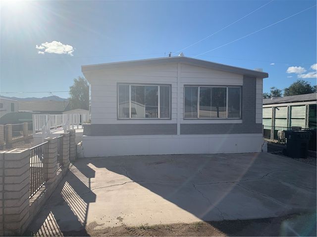 1933 W Robson Circle, Bullhead City, AZ 86442